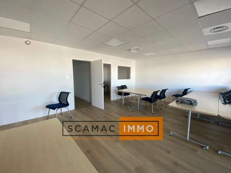 Industrial in Rousset for lease - Building Photo - Image 3 of 5