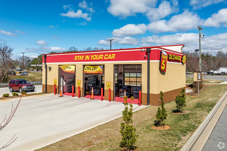 1479 Yadkinville Rd, Mocksville, NC for sale - Primary Photo - Image 1 of 1