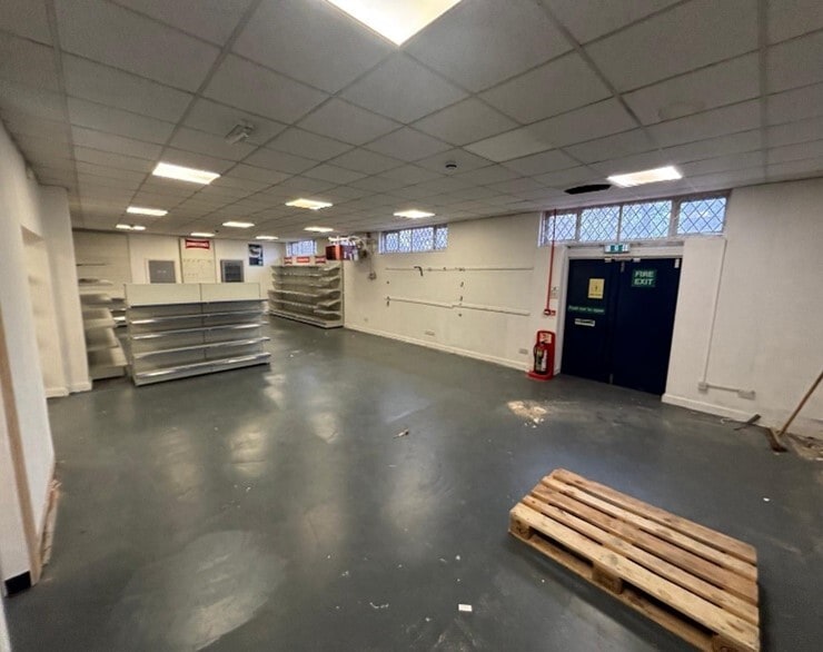 Bishopsford Rd, Morden for lease Interior Photo- Image 1 of 8