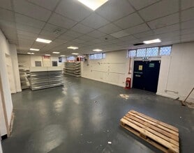 Bishopsford Rd, Morden for lease Interior Photo- Image 1 of 8