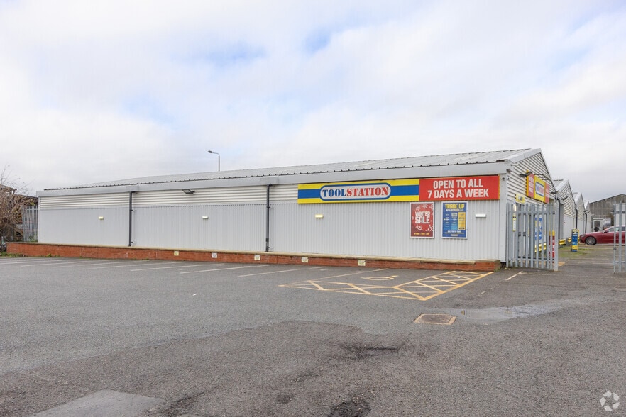 Clifton Rd, Huntingdon for lease - Primary Photo - Image 1 of 20