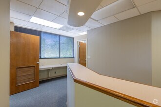 755 S Milwaukee Ave, Libertyville, IL for lease Interior Photo- Image 2 of 8
