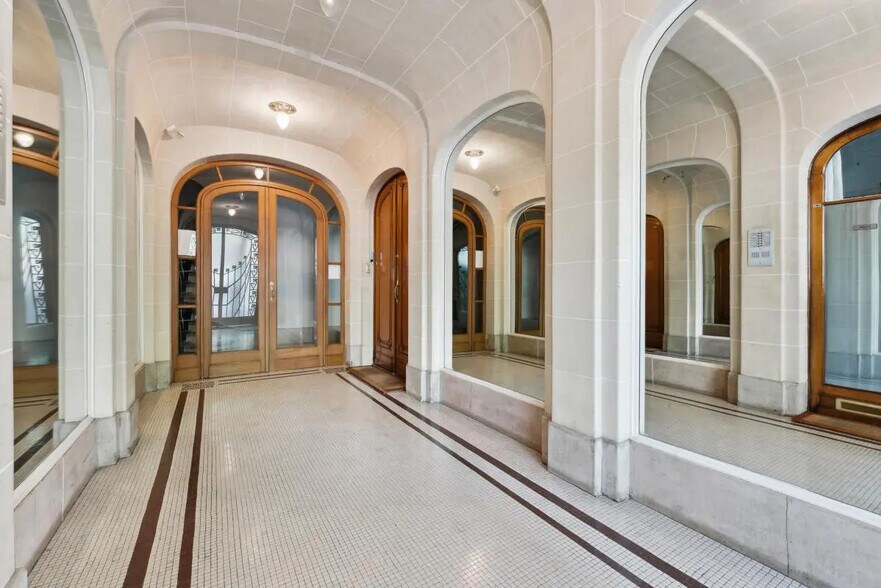 19 B Boulevard Delessert, Paris for lease - Lobby - Image 2 of 14