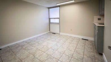 291 Queen St, Bristol, CT for lease Interior Photo- Image 1 of 4