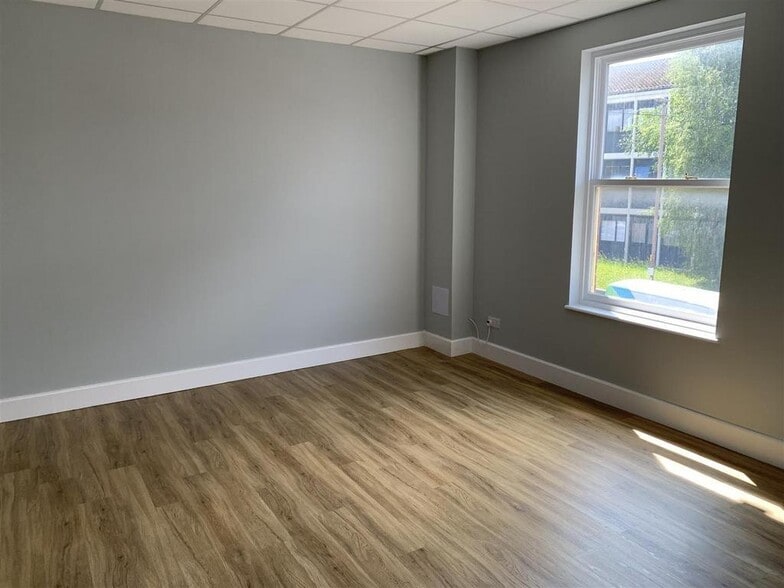 69 Castlegate, Newark for lease - Building Photo - Image 2 of 11