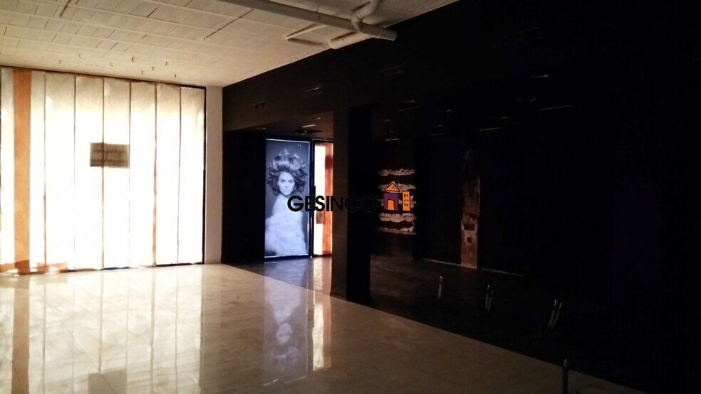 Plaça Poeta Vicent Andrés Estellés, 11, Ontinyent, Valencia for sale - Building Photo - Image 2 of 6