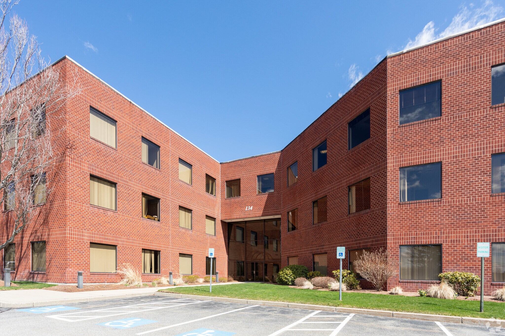 134 Flanders Rd, Westborough, MA 01581 Office for Lease