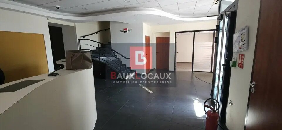 Retail in Carpentras for lease - Interior Photo - Image 1 of 6