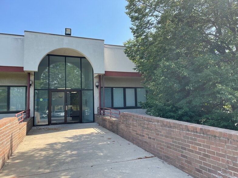 101 Catalpa Dr, La Plata, MD for lease - Building Photo - Image 3 of 4