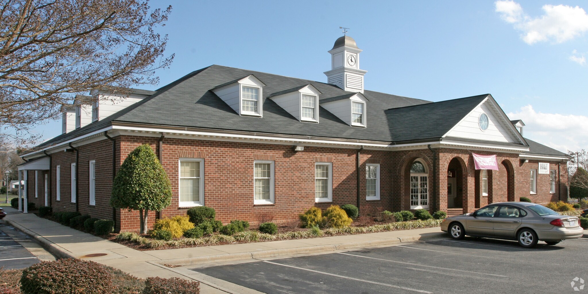 220 S Main St, Graham, NC for sale Primary Photo- Image 1 of 1