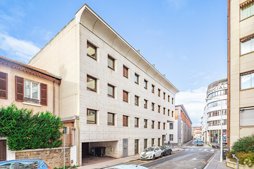 Office in Lyon for lease - Building Photo - Image 1 of 1