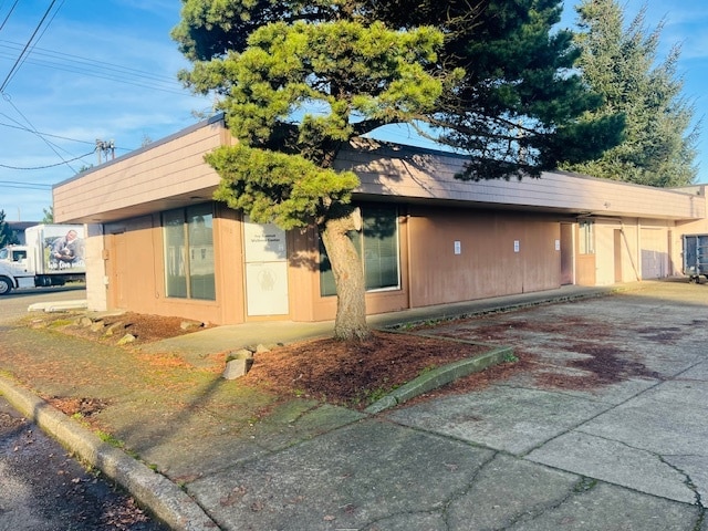1105 Ivy Ave, Tillamook, OR for lease - Primary Photo - Image 1 of 6
