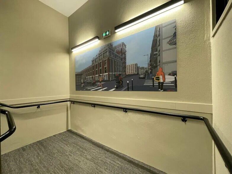 Office in Le Havre for lease - Building Photo - Image 2 of 5