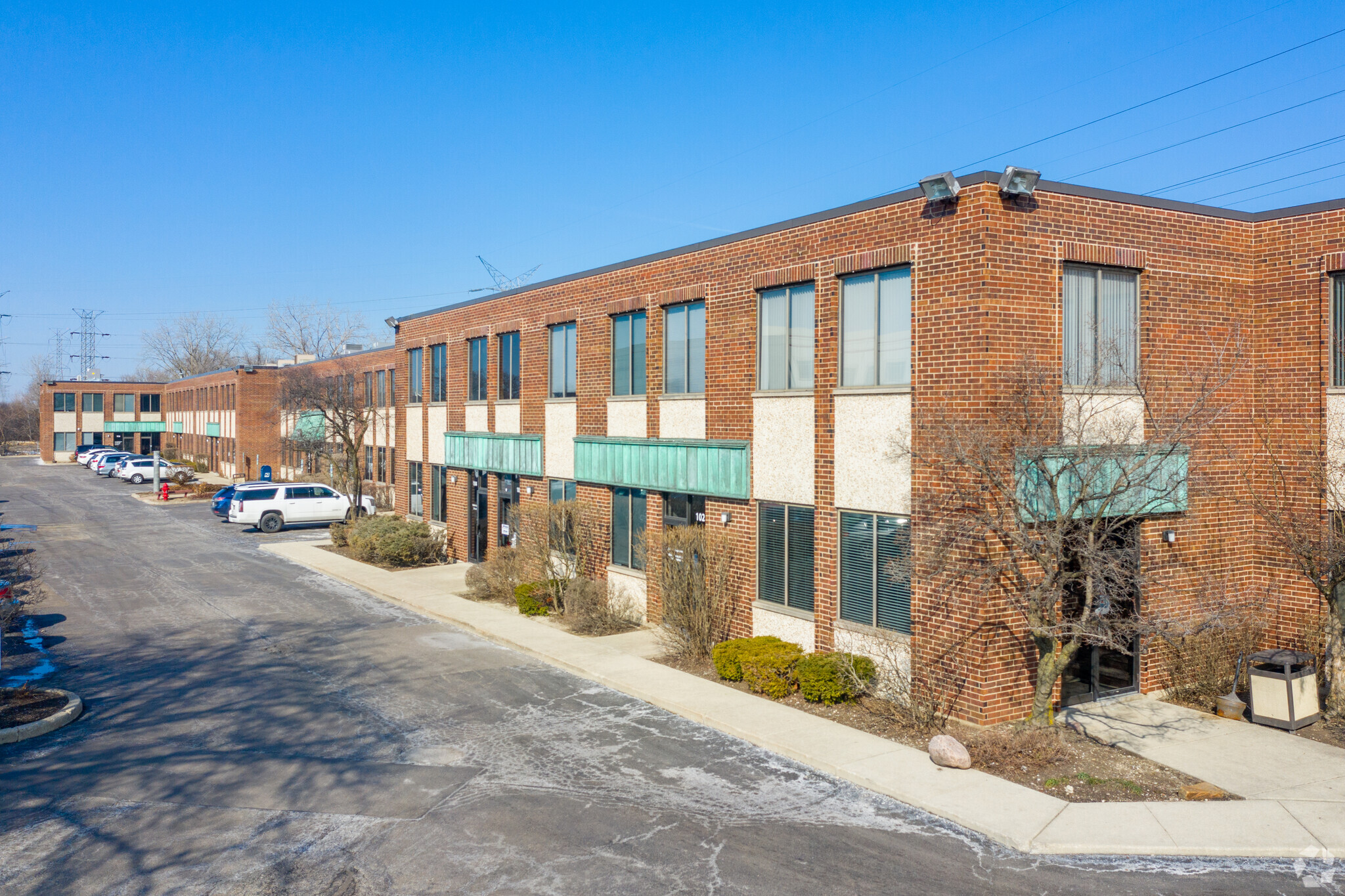 960 Rand Rd, Des Plaines, IL 60016 - Randway Center | LoopNet