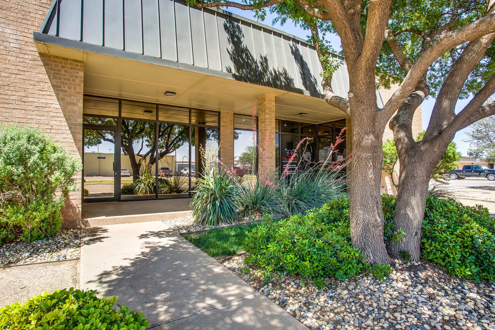 5760 40th St, Lubbock, TX for lease Building Photo- Image 1 of 16