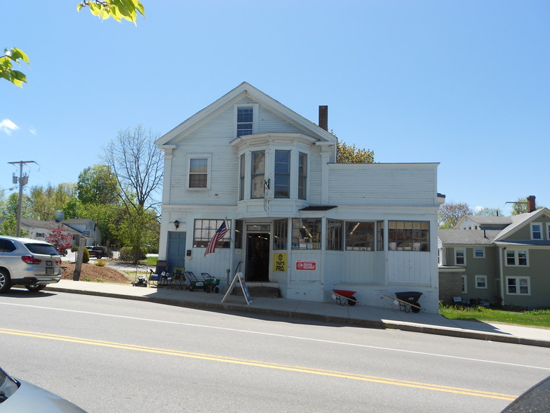 323 Village St, Concord, Nh 03303 