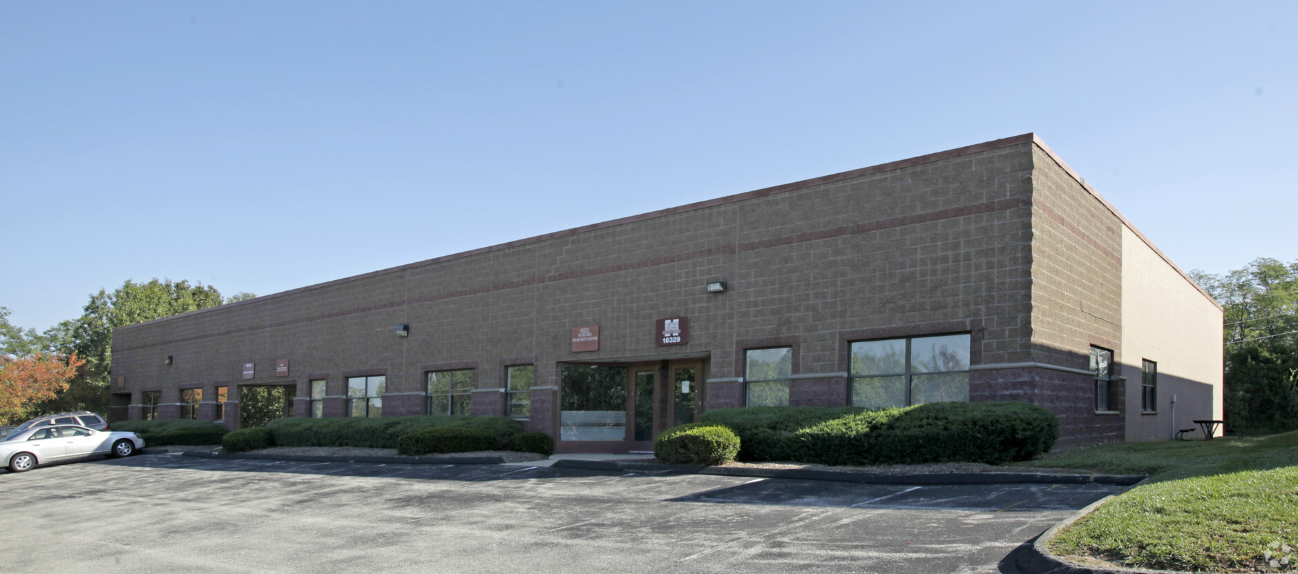 16329-16345 Westwoods Business Park Dr, Ellisville, MO 63021 ...