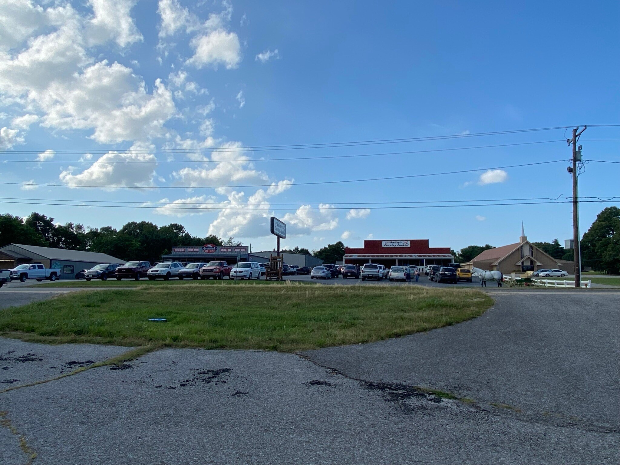 811 Main 1, Melbourne, AR 72556 Bailey's