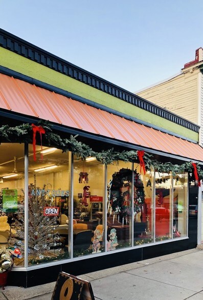 959 E Fulton St, Grand Rapids, MI for sale - Building Photo - Image 1 of 1