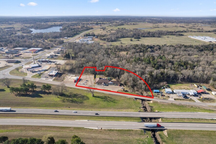 615 Interstate 30 W, Mount Vernon, TX for sale - Building Photo - Image 1 of 1