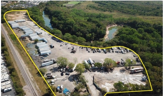 1100 Haltom Rd, Fort Worth, TX for lease - Primary Photo - Image 1 of 3