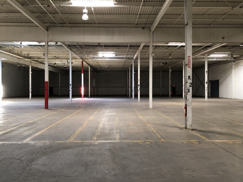 1950 South Dr, Oaks, PA for lease - Building Photo - Image 2 of 4