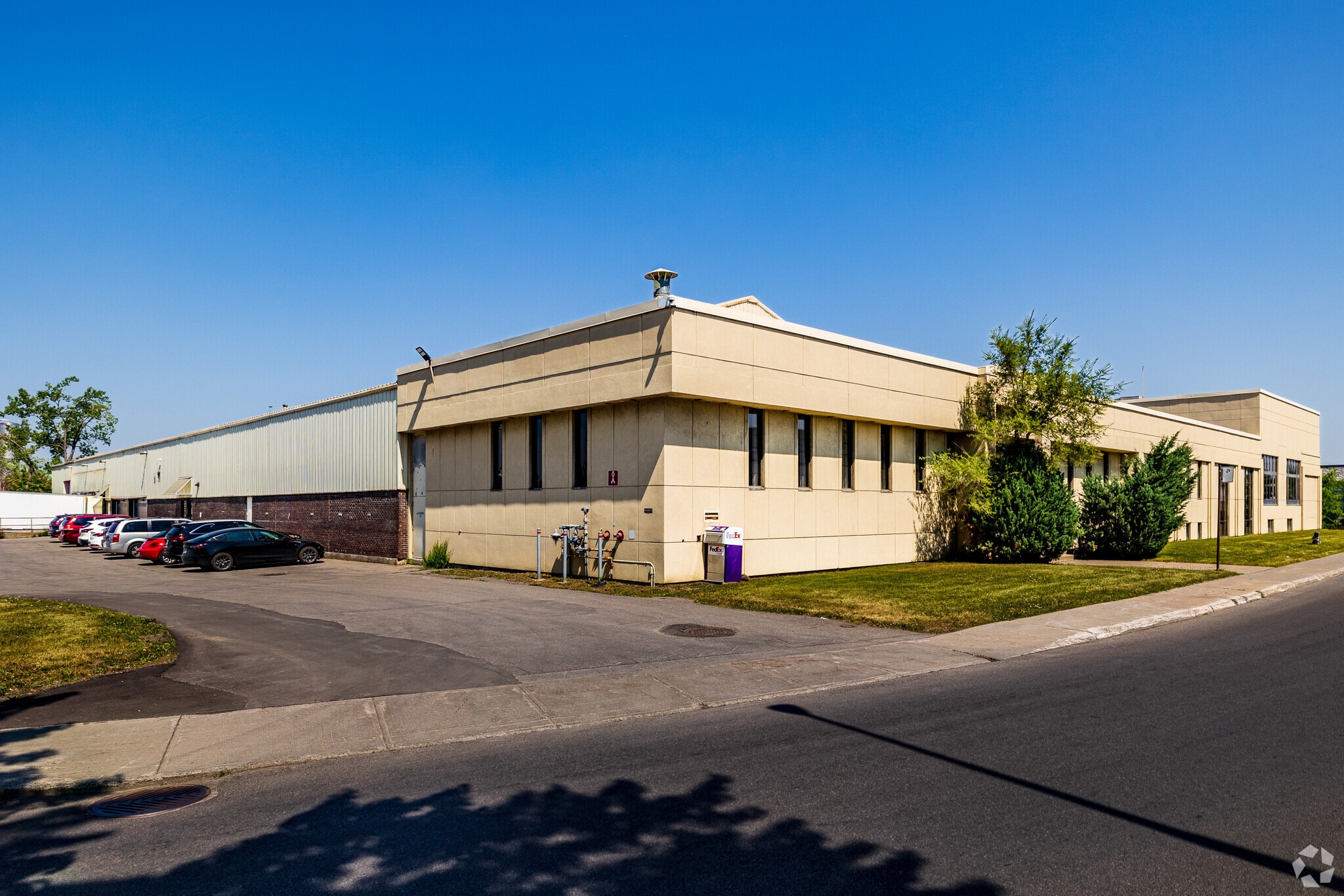 95 Rue Gince, Montréal, QC for lease Building Photo- Image 1 of 20