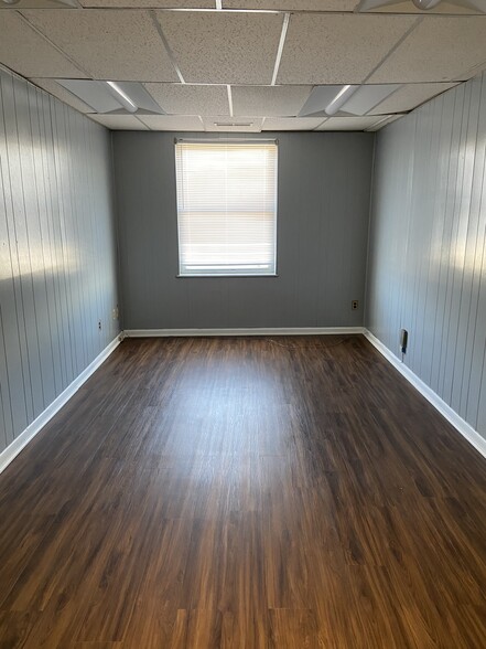 3081-3089 Old Washington Rd, Waldorf, MD for lease - Interior Photo - Image 1 of 17