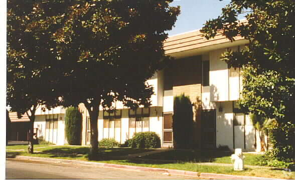 1611 Laguna St, Concord, CA for sale - Building Photo - Image 3 of 9