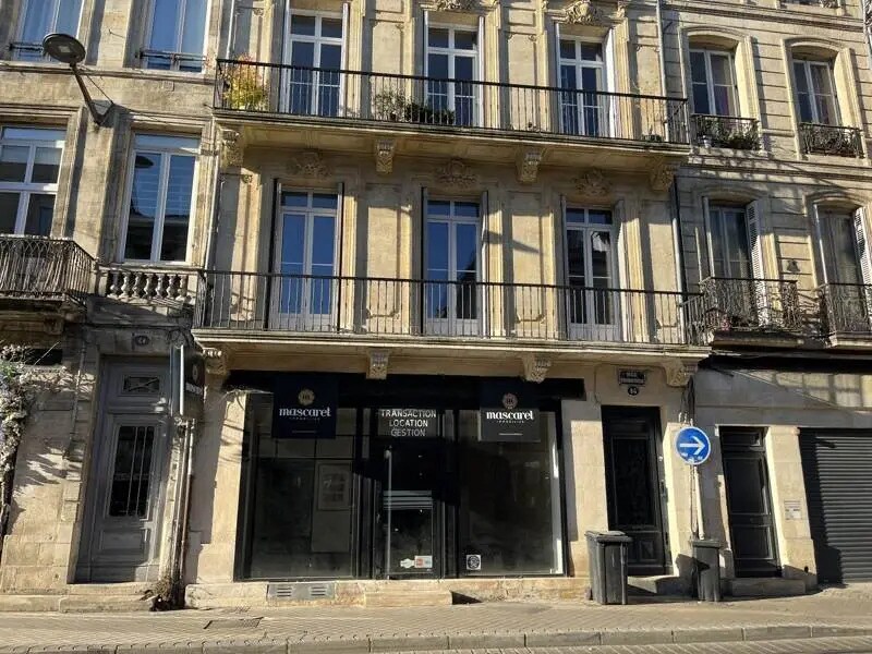 Retail in Bordeaux for lease Building Photo- Image 1 of 8