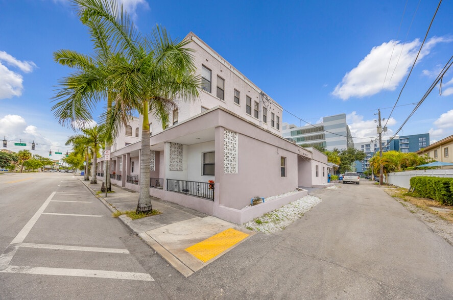 2001 Polk St, Hollywood, FL for sale - Building Photo - Image 2 of 28