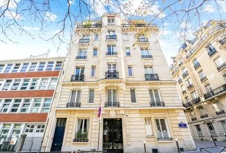 Office in Paris for lease Building Photo- Image 2 of 9