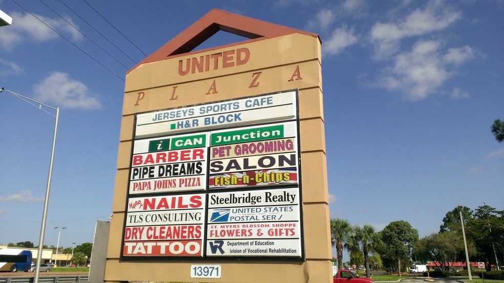 13971 N Cleveland Ave, North Fort Myers, FL for lease - Building Photo - Image 2 of 13