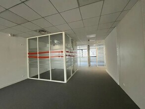Office in Lyon for lease Interior Photo- Image 2 of 5