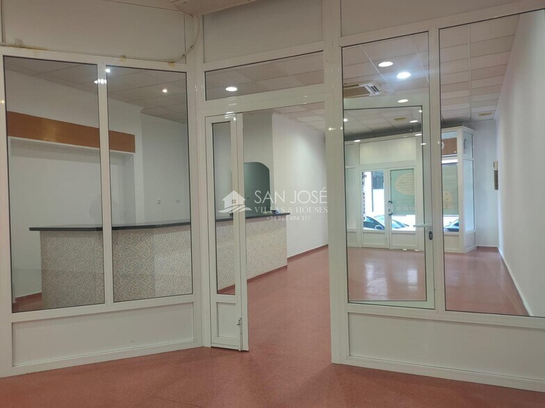 Retail in Alicante for sale - Building Photo - Image 3 of 15