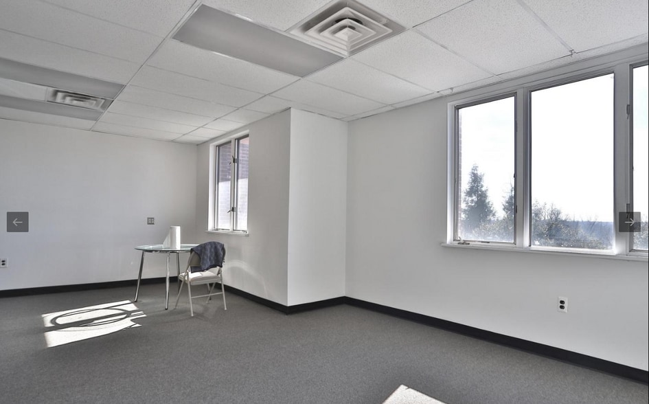 6400 Seven Corners Pl, Falls Church, VA for sale - Interior Photo - Image 3 of 45