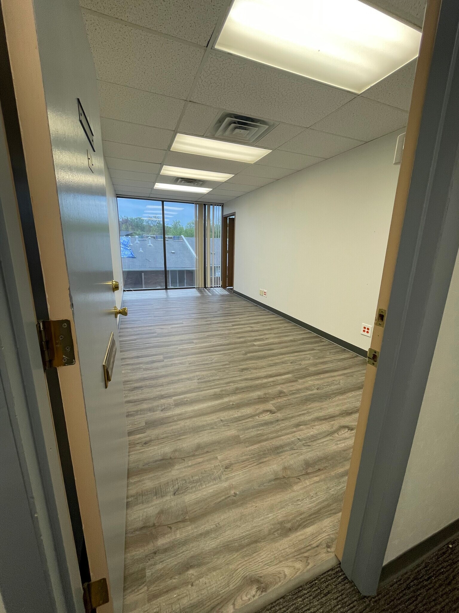 8084-8086 Watson Rd, Webster Groves, MO for lease Interior Photo- Image 1 of 3