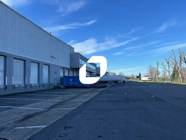 Flex in Herblay-sur-Seine for lease - Building Photo - Image 2 of 8
