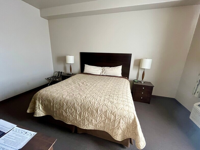 913 4th St SW, Stanley, ND for lease - Interior Photo - Image 3 of 23