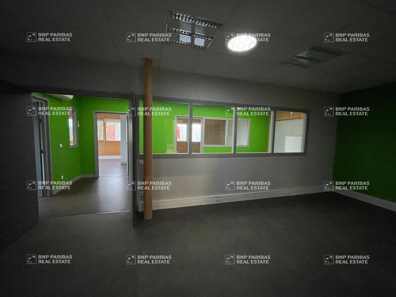 Office in Wattrelos for lease - Interior Photo - Image 3 of 16