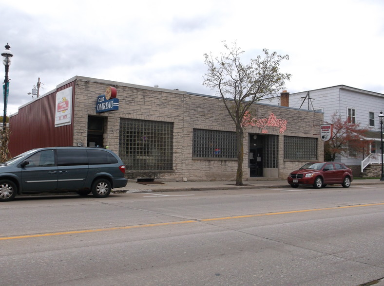 120 Main St, Omro, WI for sale - Building Photo - Image 1 of 1