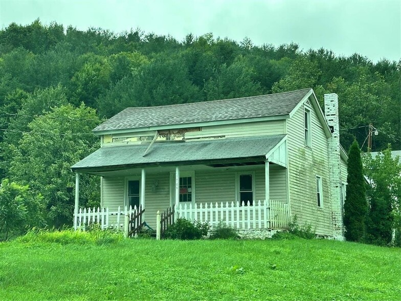 8 Various Properties portfolio of 7 properties for sale on LoopNet.com - Building Photo - Image 1 of 18