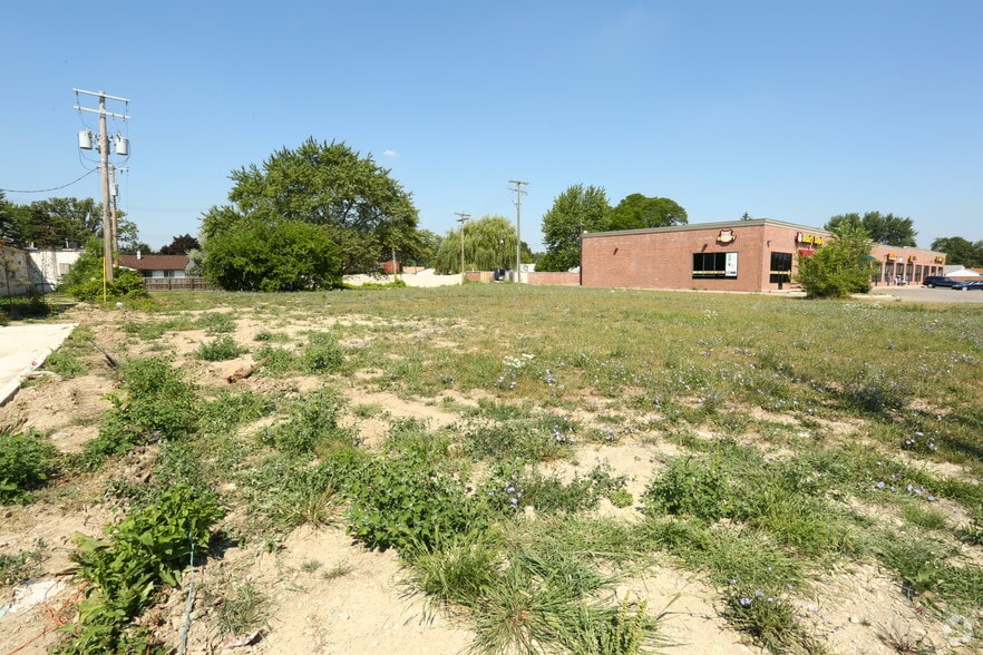 157 Middlebelt Rd, Garden City, MI for sale - Primary Photo - Image 1 of 2