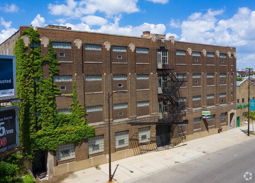 410 N Western Ave, Chicago, IL for lease - Primary Photo - Image 1 of 25
