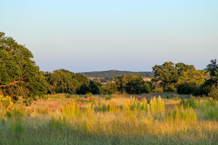 566 Rocky Rd, Hye, TX for sale - Building Photo - Image 3 of 27