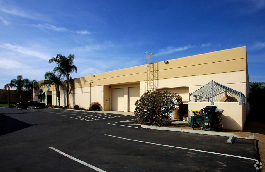 281 DuPont St, Corona, CA for lease - Building Photo - Image 3 of 8