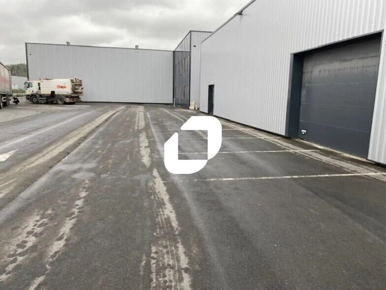 Office in Libercourt for lease - Building Photo - Image 3 of 15