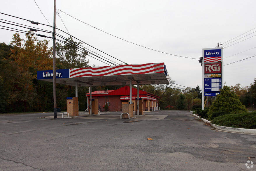 15808 McMullen Hwy SW, Cumberland, MD for sale - Primary Photo - Image 1 of 1