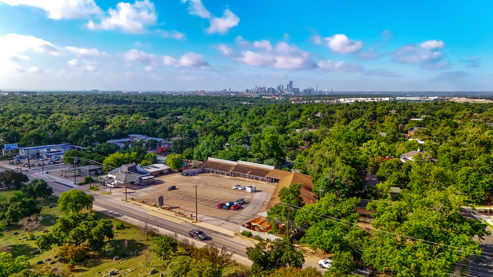 2825 Hancock Dr, Austin, TX for sale - Building Photo - Image 1 of 6