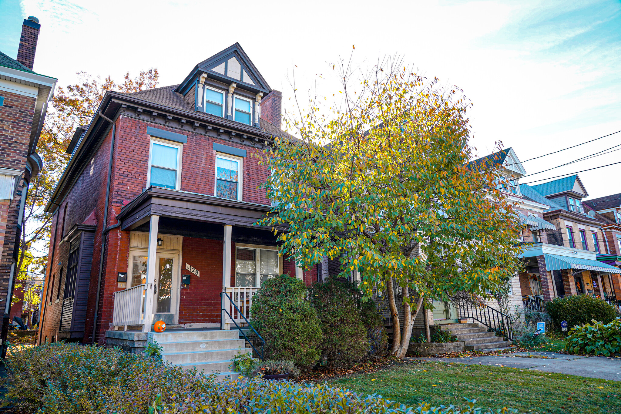 1128 N Saint Clair St, Pittsburgh, PA for sale Primary Photo- Image 1 of 2